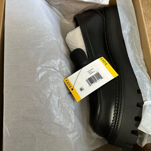 Steve Madden Ladies Chunky Black Platform Loafer NIB - Picture 13 of 14